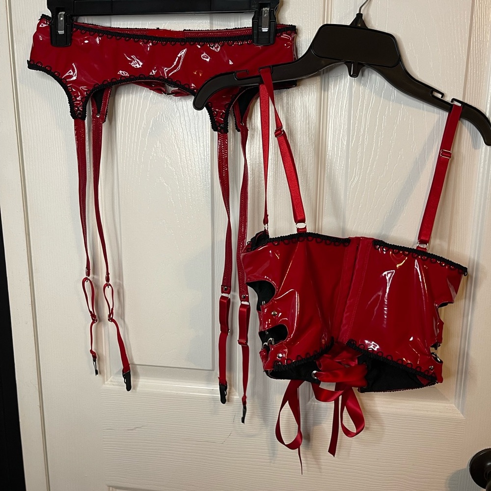Dolls Kill Sugar Thrillz - sexy Red Faux Leather Vinyl - Small - New - Lingerie - Picture 3 of 5